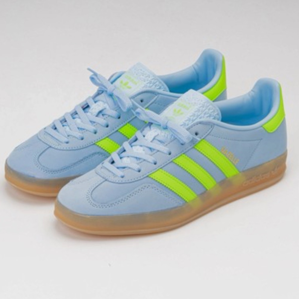 Adidas Originals Gazelle Women’s Indoor Clear Sky Blue Solar Green Sneakers 5.5